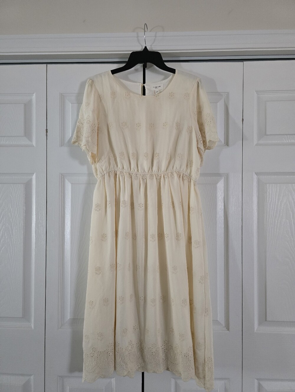 Women's Embroidery Romantic Puff Short Sleeve Rayon Cream Midi Dress Size L - Picture 5 of 17